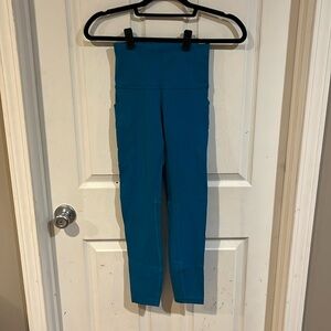 lulu wonder trains with pockets
worn twice